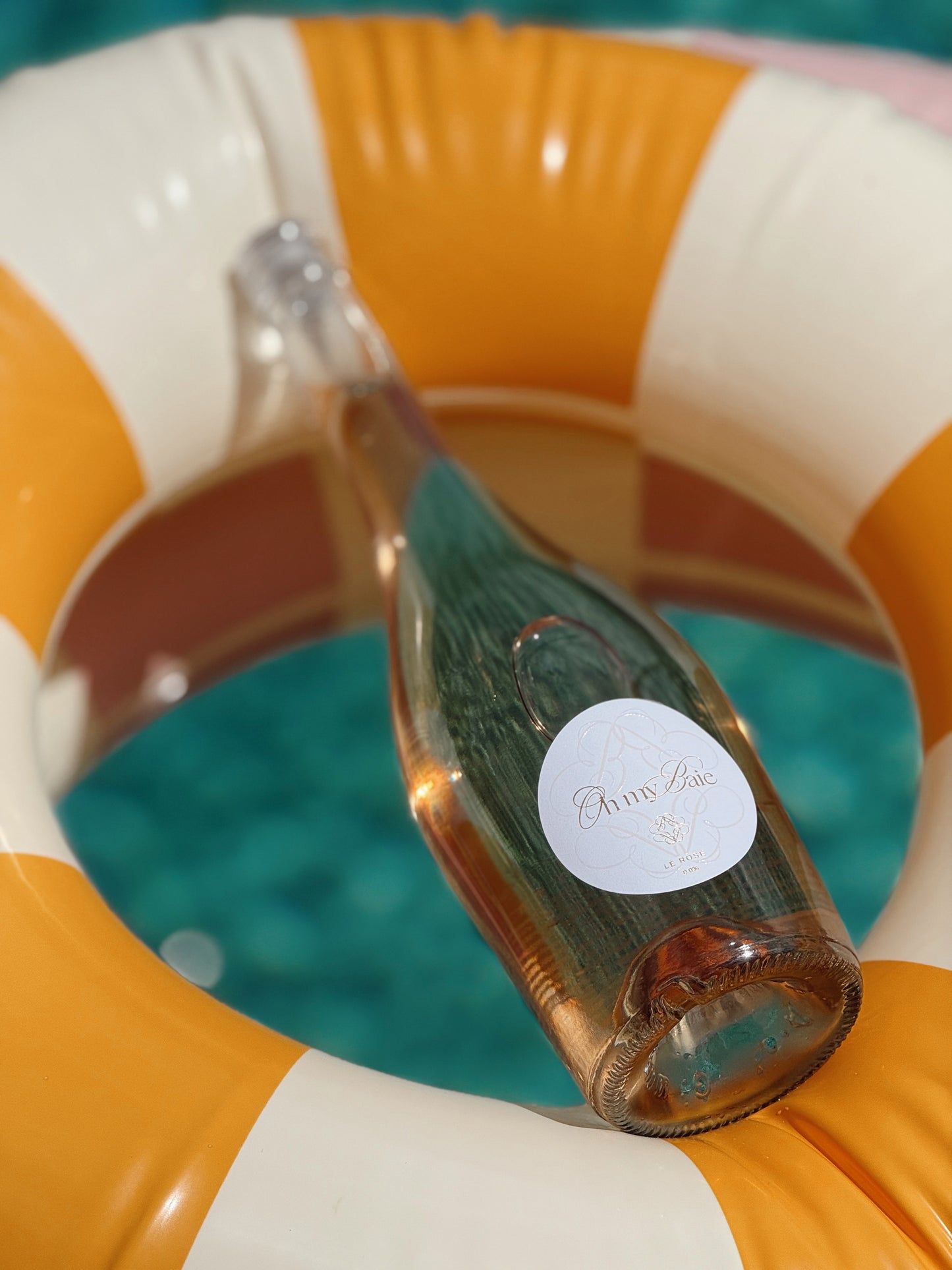 Elegantiška Oh My Baie Le Rosé 0.0% butelio etiketė